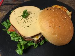 芝士汉堡-HIGH FIVE哈福手工汉堡(桂林路店)