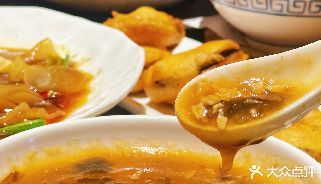 西安探店 | 游大雁塔逛不夜城，吃正宗陕菜