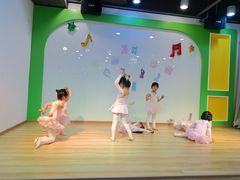 -美育少儿中国舞·钢琴·声乐艺术中心(枫蓝购物中心店)