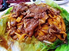 湿炒牛河-三头牛·潮汕牛肉生蚝火锅 (夏湾店)