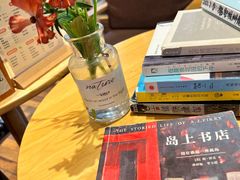 -猫的天空之城概念书店(杭州南宋御街店)