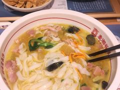 -呷佬·长沙手工米粉(金沙江路店)