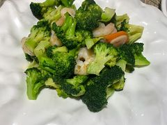 西蓝花虾仁-大连湾旭日·家宴·海肠捞饭(马栏广场店)