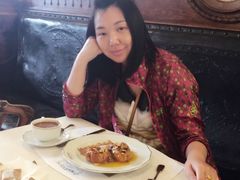 -Majestic Café