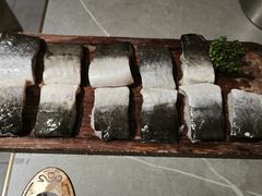 -围炉肉舍•炭烤活鳗•丹东海鲜烤肉(步行街店)