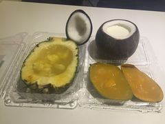 -志龙皇冠吃货椰子铺