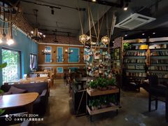 -初见咖啡(青大路店)