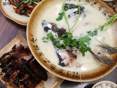 砂锅鱼头-75幢私房菜馆