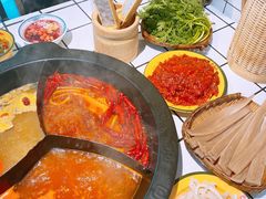 -巴卤社老火锅(财富店)
