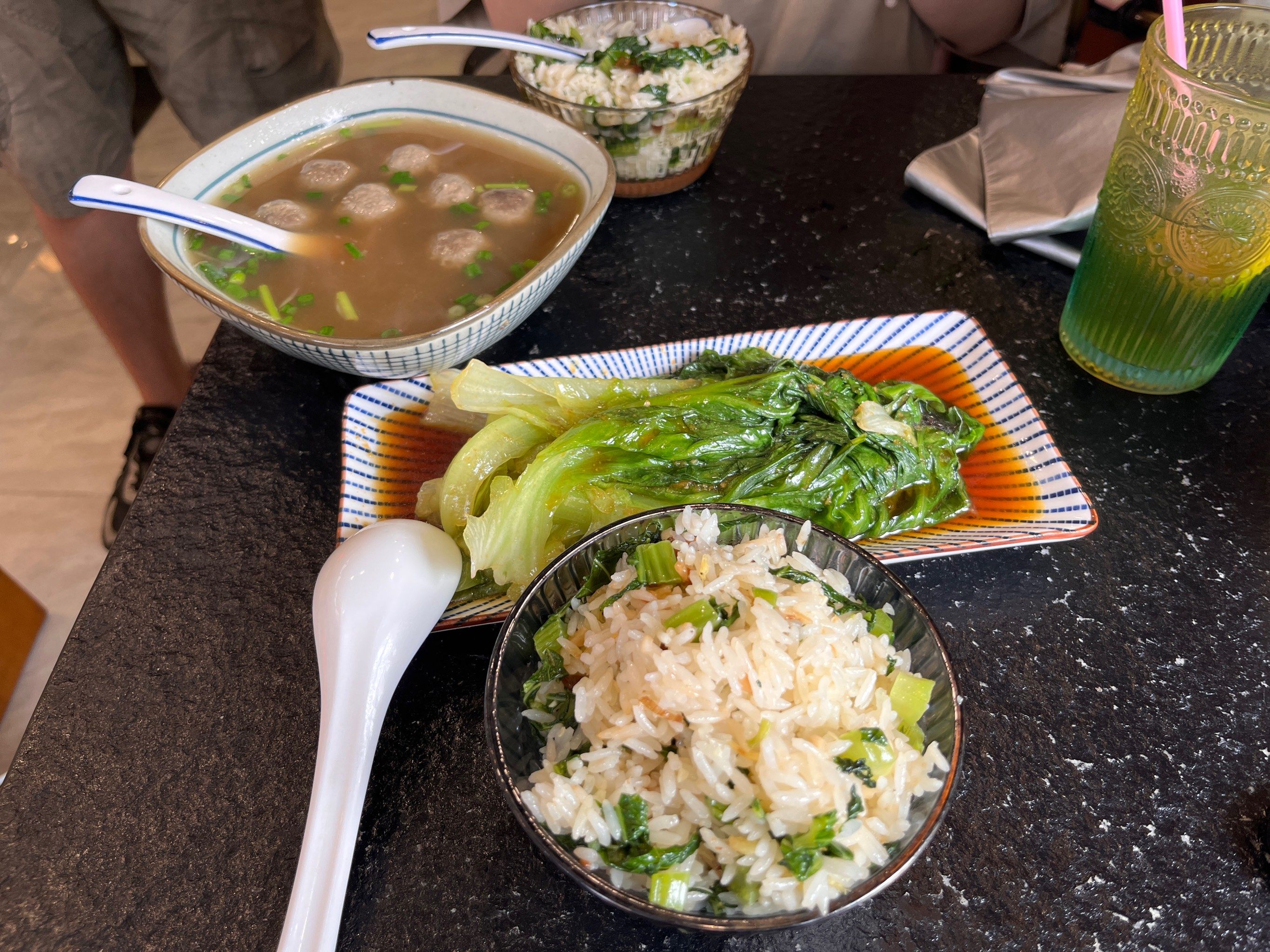 咸饭和牛肉丸汤味道很不错,已经是回头客了