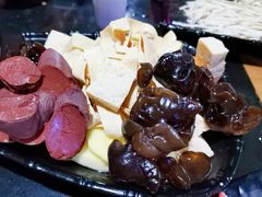 -果松木炭酸菜铜火锅·外婆参鸡汤