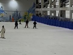 -乔波室内滑雪场