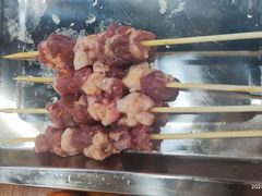 -哈尔滨小酒馆·鲜肉现穿自助烧烤(康新花园店)