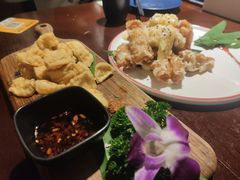 菠萝油条虾-觅山云南菜(泊富ICITY店)