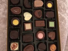 -中免(澳门机场免税店)