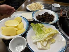 -乳仔牛牦牛汤锅 烤羊排(松潘古城店)