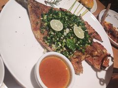 香茅草烤鲈鱼-一坐一忘云南菜(北京skp店)