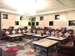 -白玉兰广场停车场