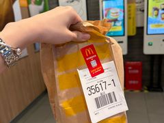 -麦当劳(上海虹桥站30B检票口楼上)