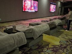 -泉城欧乐堡戏水湾艺术养生温泉