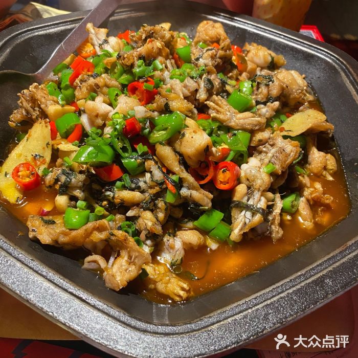 蛙来哒(宝安海雅缤纷城店)炭烧牛蛙紫苏味平锅图片