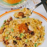 菜品还是蛮多的，点了娃最爱吃的菠萝包