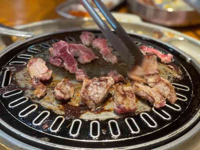 金达莱碳烤肉(学苑大道1号店)-"无意在美团上发现的一家店,环境还不错