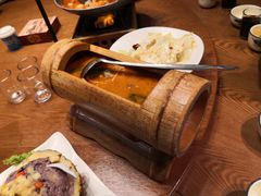 -老滇山寨•云南特色菜•地方菜•民族风情歌舞表演(金碧店)