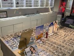 -天空之镜眼镜店蔡司依视路授权店(天通苑店)