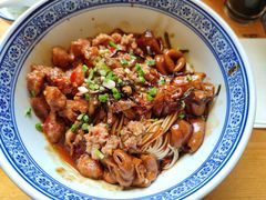 辣肉大肠双拼面-沪西老弄堂面馆(定西路店)