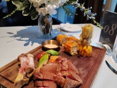 酥脆炸猪手伴风味烤玉米-哈布斯扒房(华发商都店)