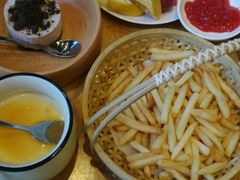 -田园东方蜜桃村的田野营地