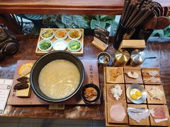 -银米·云南传统过桥米线(双廊黑金冠店)