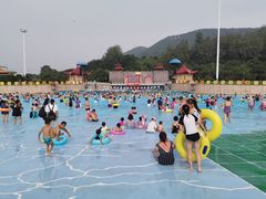 -汤山欢乐水世界