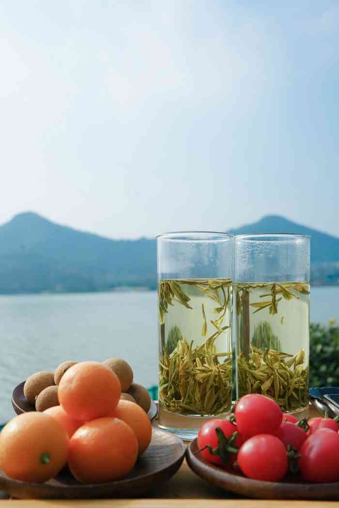 西苑跨湖楼古越人家茶馆-"店里的环境很好,毗邻湘湖,有些许杨柳依依.