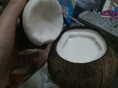 -志龙皇冠吃货椰子铺