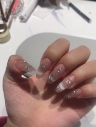 -丽心自助美甲美睫