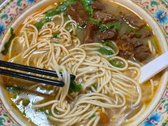 红烧牛肉面-金杨拉面王小吃面馆·牛三宝面·红烧牛肉粉
