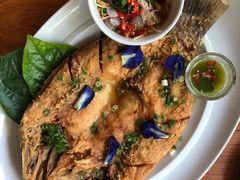 -Chom Cafe and Restaurant