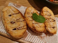 杏仁烤软包-原石牛扒·约会餐厅(龙城万科里店)