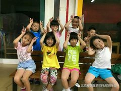 -中地华冠羽毛球俱乐部