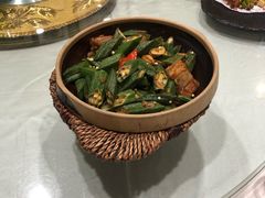 -车之谷·汽车文化主题餐厅(汽开店)
