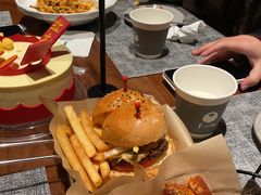 澳洲安格斯厚切牛肉汉堡-J's Cafe Lab