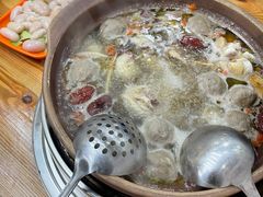 -广味炭炉鸡煲(宝业路分店)