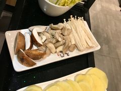 -名门潮牛·鲜牛肉海鲜火锅.烧烤自助餐厅(诚丰广场店)