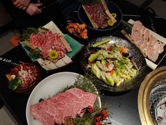 -山川小町·极番烧肉(新地假日广场店)
