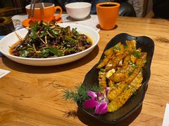 -月亮眼花园餐厅书吧酒吧