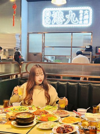 这家港式茶餐厅的人气好旺~太美味!