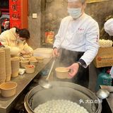 拥有几十年文化历史的火宫殿真是YYDS，火宫殿大庙会