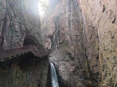 -龙潭大峡谷